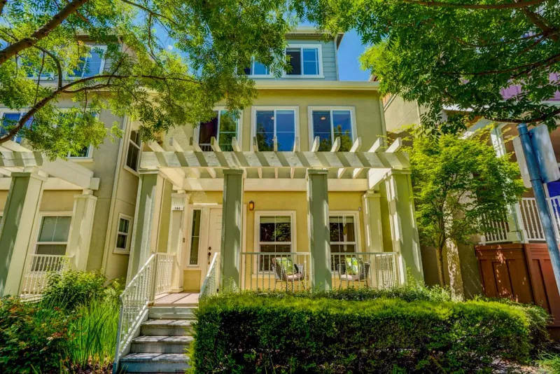 144 Iris Dr, Mountain View
