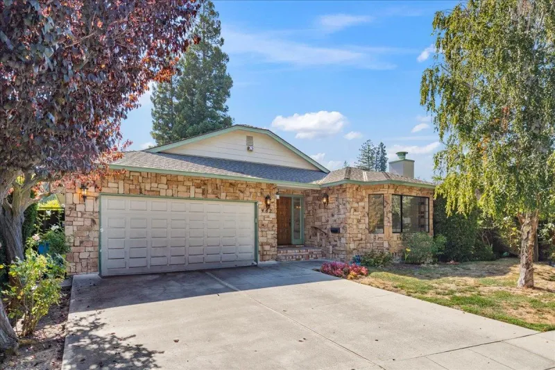 482 Beresford Ave, Redwood City